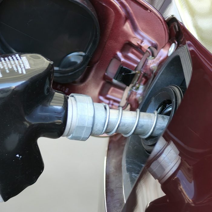 Fuel nozzle in a car tank